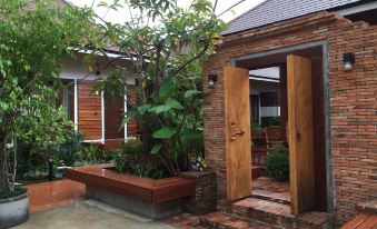 Khum Sai Ngam Hotel & Resort