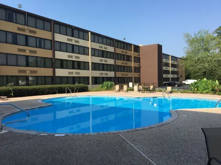 Ramada Plaza by Wyndham Charlotte/South End Airport