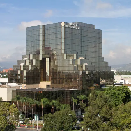 InterContinental Hotels PRESIDENTE GUADALAJARA by IHG Отели рядом с достопримечательностью «Спортивный центр «Метрополитано»»