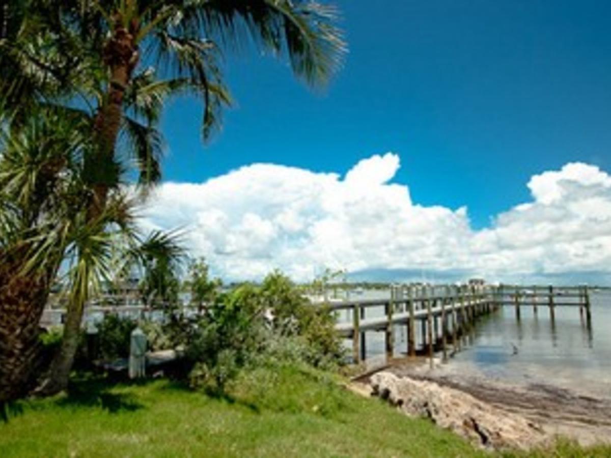 รีวิวOld Bridge Village โปรโมชั่นโรงแรม 3 ดาวในBradenton Beach