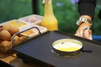 바스티온 호텔 틸뷔르흐 - 조식 운영