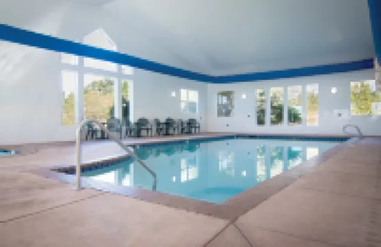 紐波特拉昆塔温德姆套房酒店 紐波特酒店