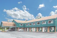 I-80 Inn & Suites Hotels near Blain's Farm & Fleet - Davenport, Iowa