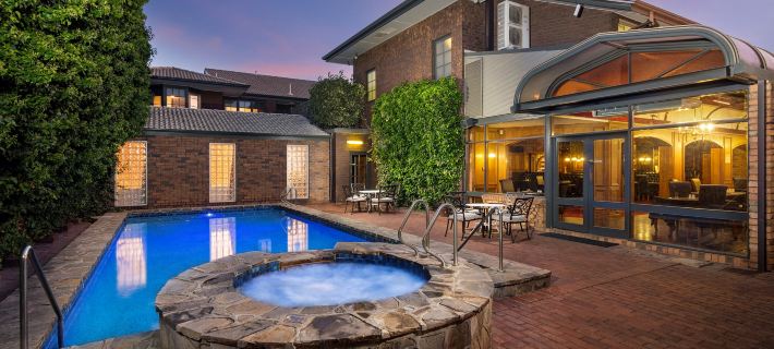 Adelaide Inn Hotels in Adelaide