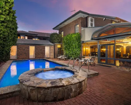 Adelaide Inn Hotels in North Adelaide