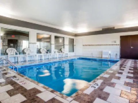 Quality Inn & Suites Altoona - des Moines Hotels in Polk County