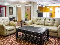 Econo Lodge Inn & Suites Hotels in Walnut