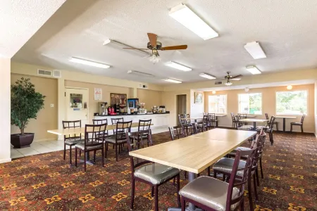 Home Suites Hill Country Отели в г. Кросс Маунтин