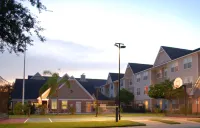 Residence Inn McAllen Hotel dekat 17th Street Entertainment District