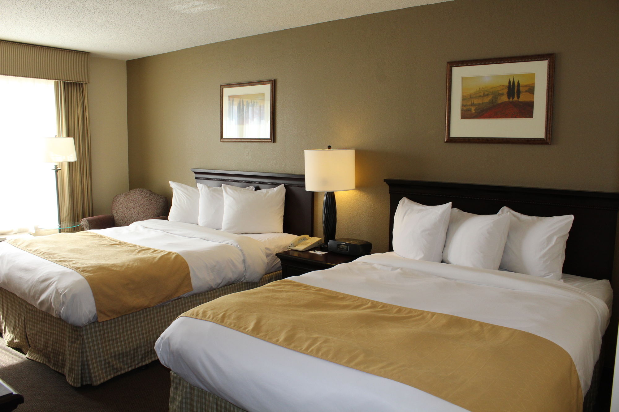 Country Inn & Suites by Radisson, Brooklyn Center, MN