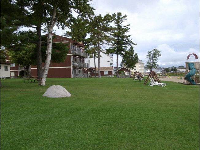 Waterfront Inn Mackinaw City