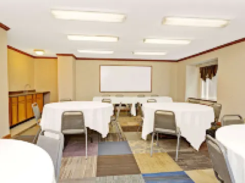 Microtel Inn & Suites by Wyndham Florence/Cincinnati Airport Hotels in Florence