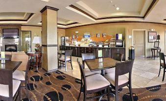 Holiday Inn Express & Suites Clovis