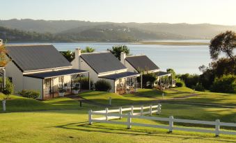 Belvidere Manor Lagoonside Cottages