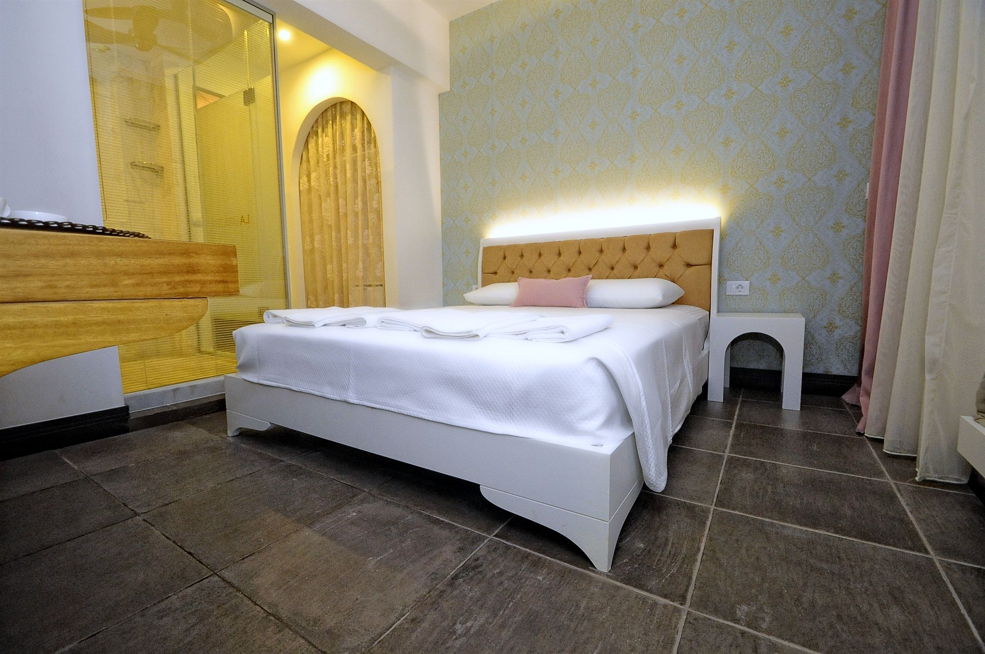 La Brezza Suite & Hotel