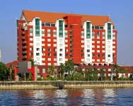 Aryaduta Makassar Hotels near Losari Beach Platform