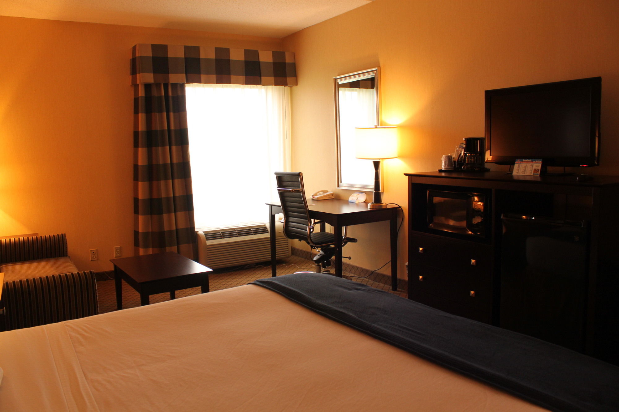 Holiday Inn Express Lewisburg - New Columbia, an Ihg Hotel