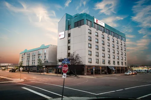 Nomad Hotel & Suites Hotels in Fort McMurray
