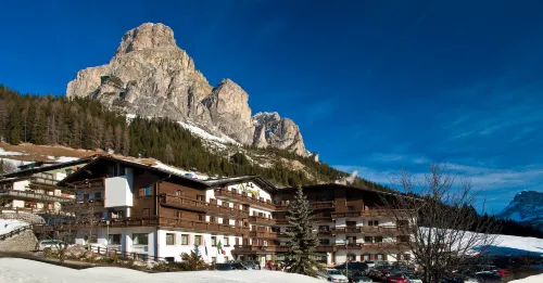 Hotel Miramonti Corvara فنادق في كولفوسكو