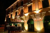 Hotel Rex Hotels near Via Fillungo