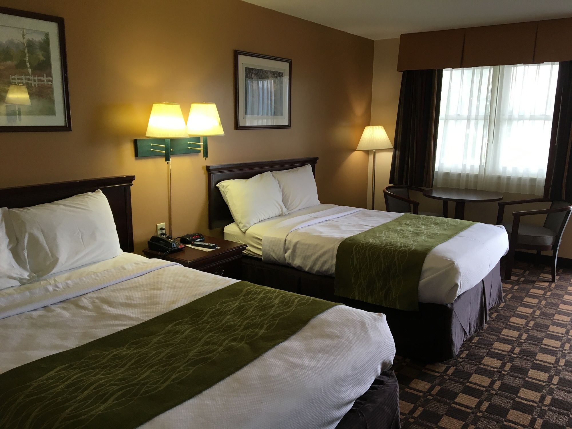 Cabot Inn & Suites