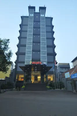 Dreamtel Jakarta Hotels near Stasiun gondangdia