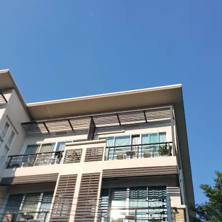 Admire House