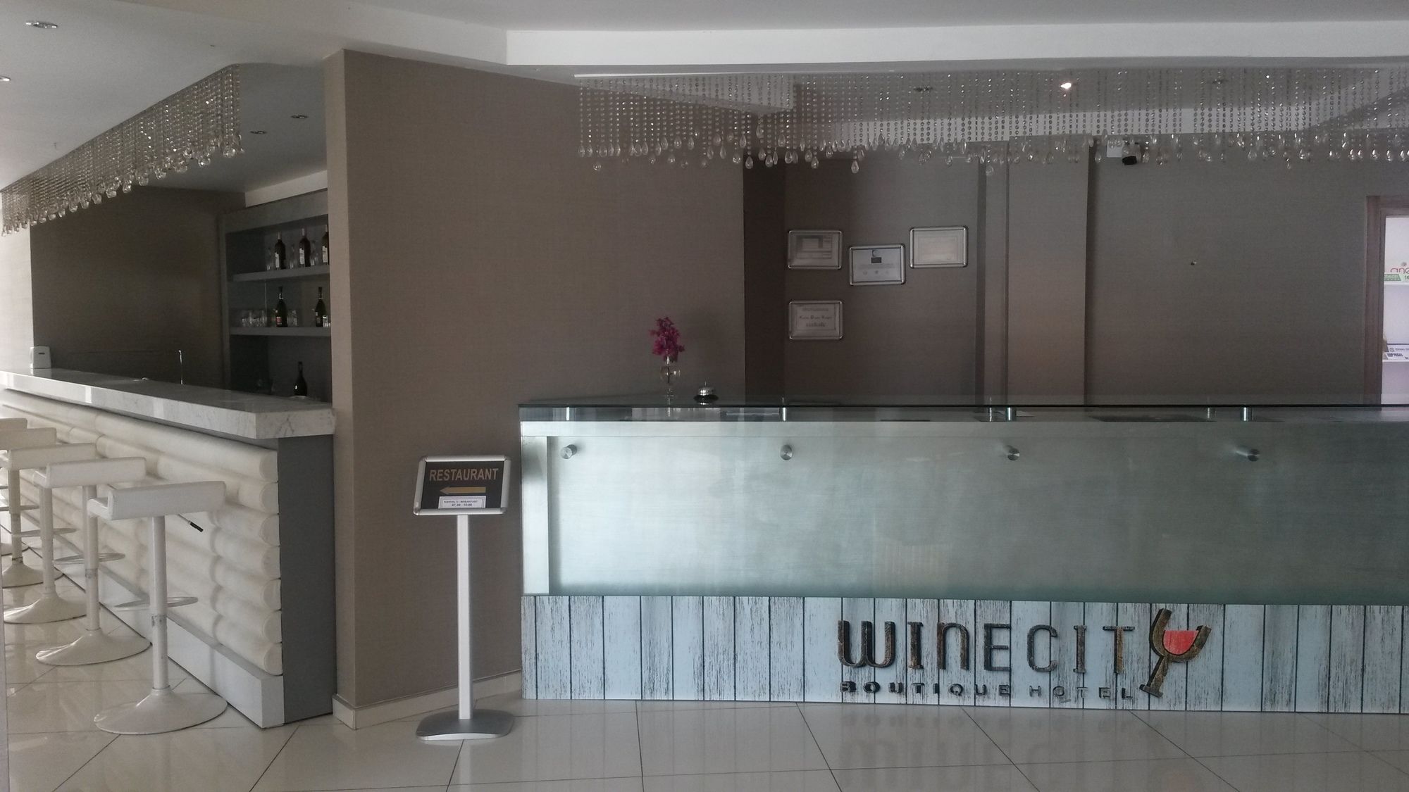 Winecity Hotel