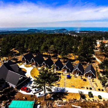 Browncabin Pension Отели рядом с достопримечательностью «Курорт и гольф-клуб Everis»