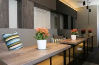 Cube Boutique Capsule Hotel @ Smith Street