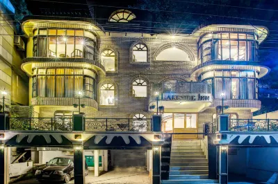 Hotel Lakeside Inn Nainital Hotels near Nainital Lake