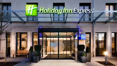 Holiday Inn Express Munich - City East Munich Business School 주변 호텔