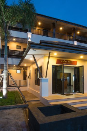 The 10 Best Hotels Close To Wat Thok Hua Chang Phrabat For 2021 Tripcom