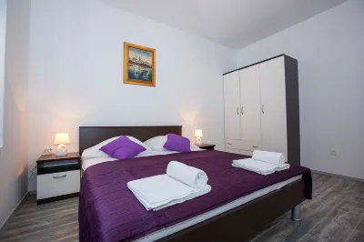 Apartments Villa Roza Hotels in Rožat