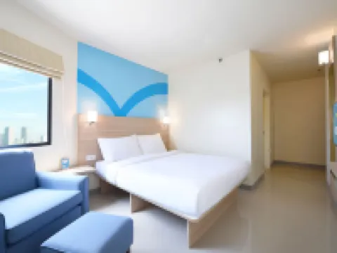โรงแรมฮอปอินน์ อาเซียนาซิตี้ มะนิลา โรงแรมในปารานาคิว