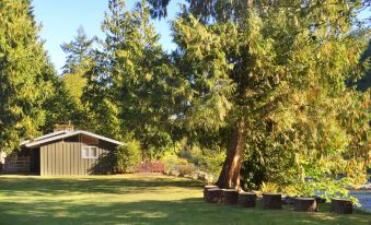 Riverside Ranch with Guest Cabin and Fireplace