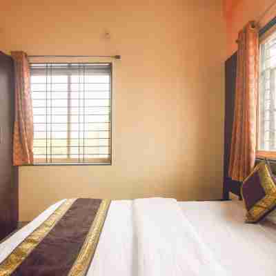 OYO 12355 Hotel New Jagdamba Lodging Rooms