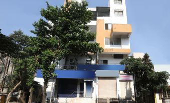 OYO 12748 Govindpuram Apartment