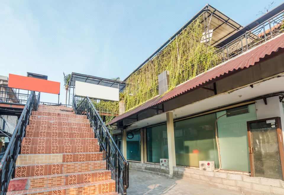 Zen Rooms Basic Kuta Centre Kartika Plaza 전경