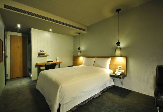 포워드 스위트 II 로비