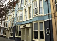 Harry's Hotel & Restaurant