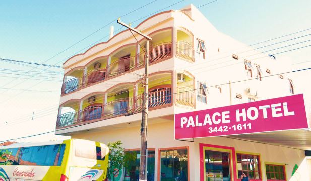 Central Palace Hotel - Housity