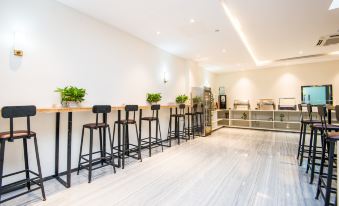 IU Hotel (East China Commercial City Tongli) - Housity
