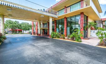 Quality Inn & Suites at Tropicana Field