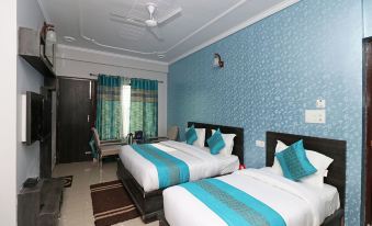 OYO 11877 Royal Residency - Housity