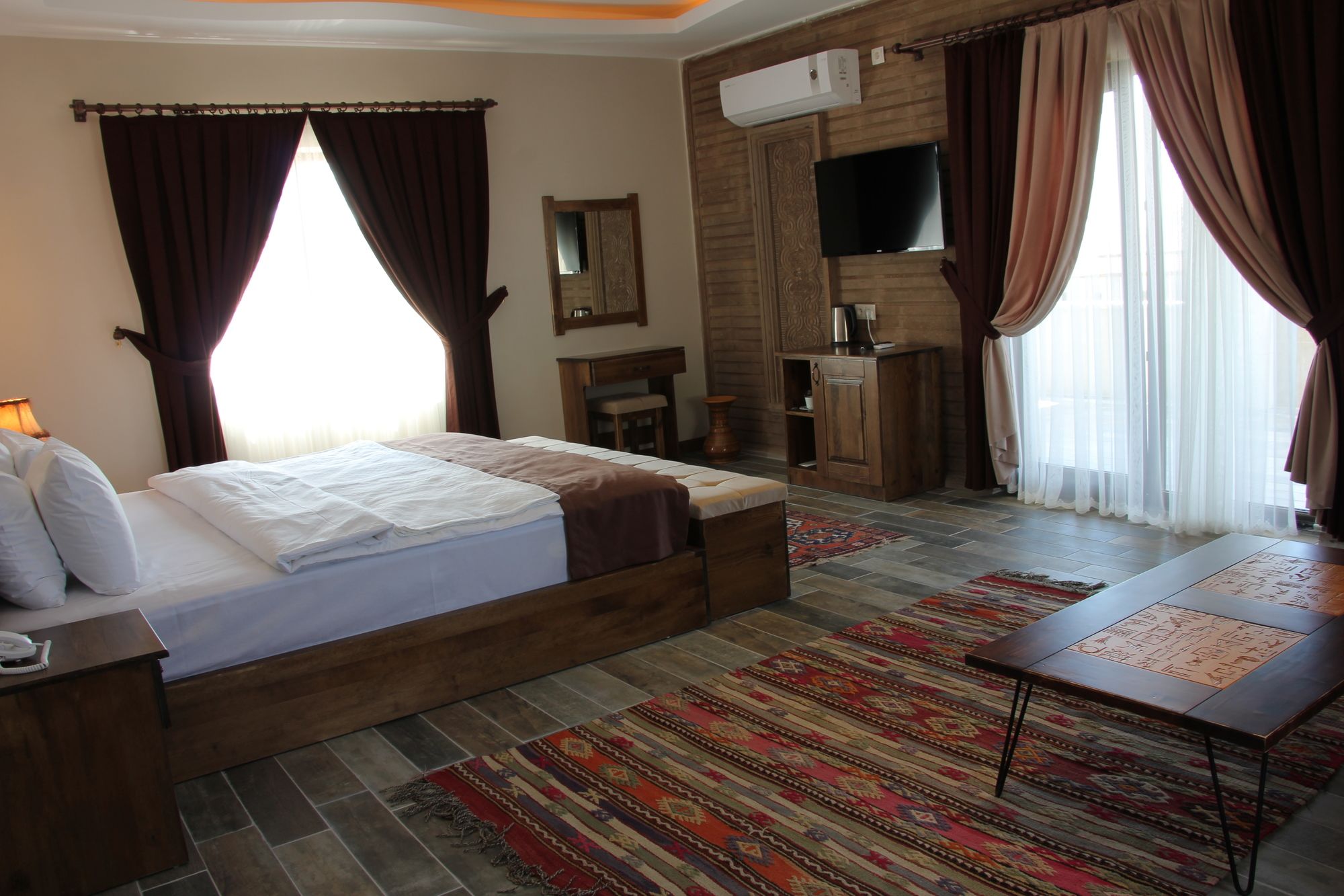 El Nazar Stone Suite