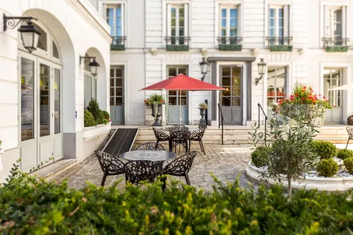 Aigle Noir Fontainebleau MGallery Hotels in Moret-Loing-et-Orvanne