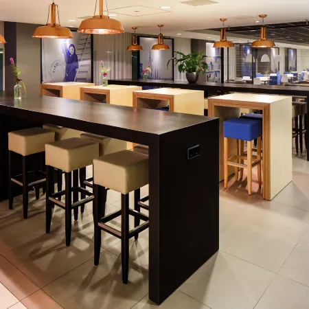 Holiday Inn Express Rotterdam - Central Station by IHG