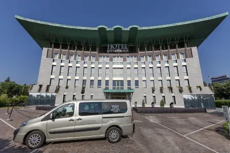 Litta Palace Milano Отели рядом с достопримечательностью «City of Lainate»