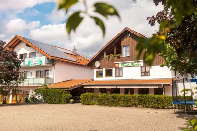 Tonis Tenne Hotels in 